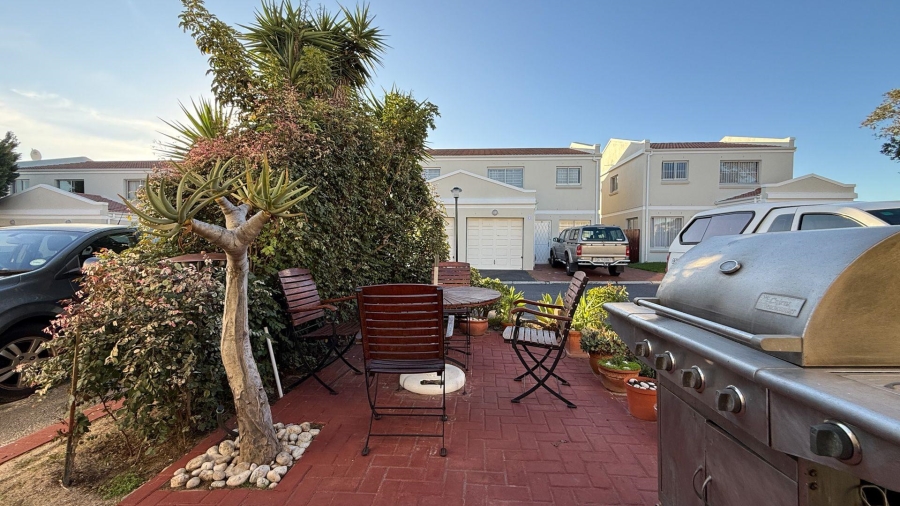 3 Bedroom Property for Sale in Parklands Western Cape